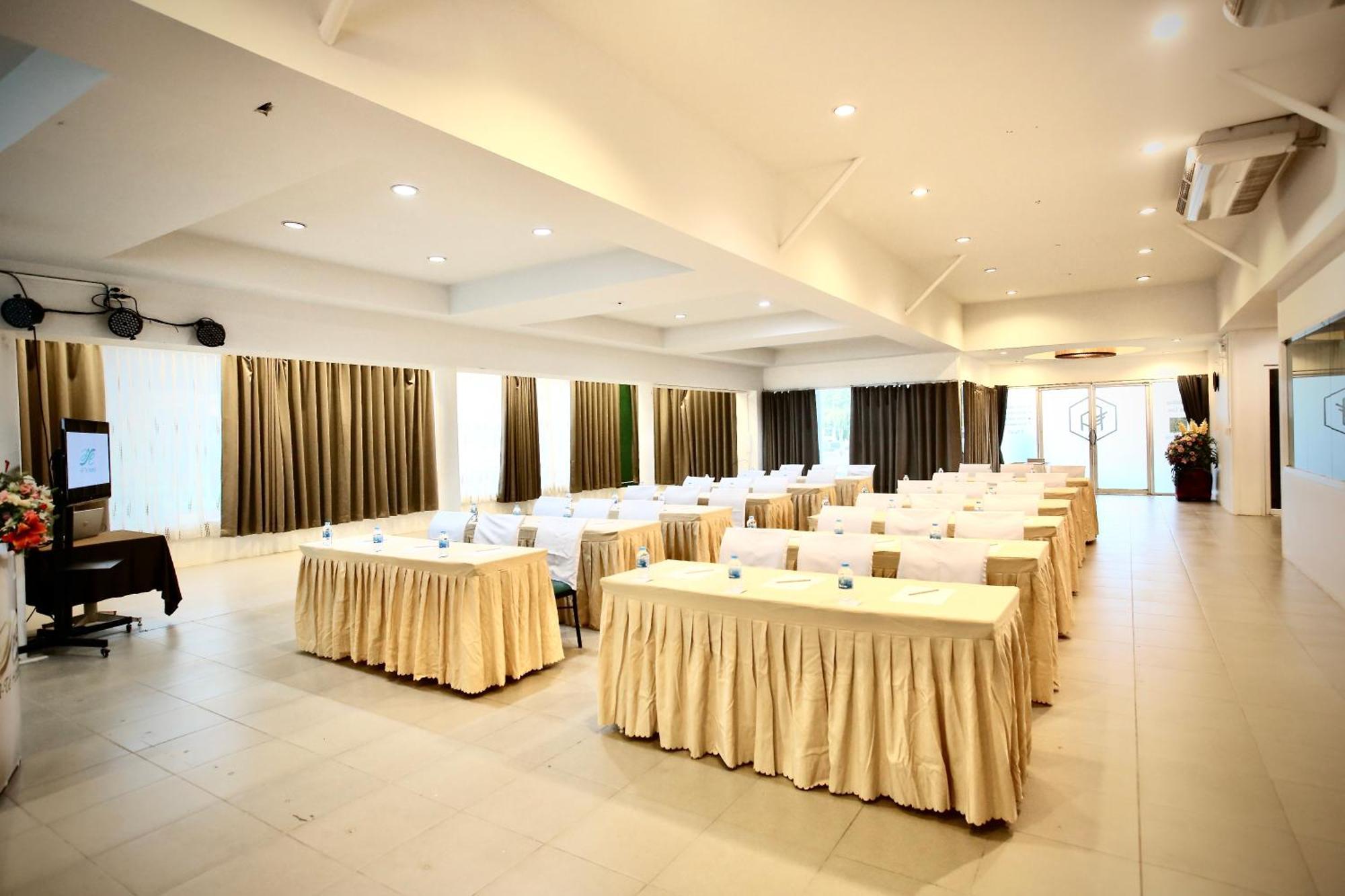 A-Te Chumphon Hotel - Sha Plus Dış mekan fotoğraf